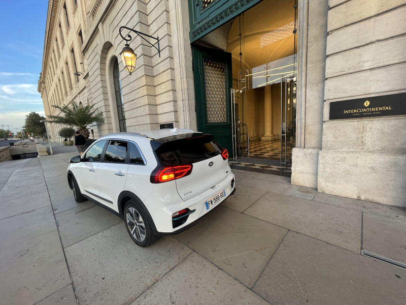 A picture of this transfer company's vehicle