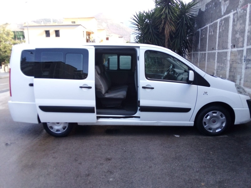 A picture of this transfer company's vehicle