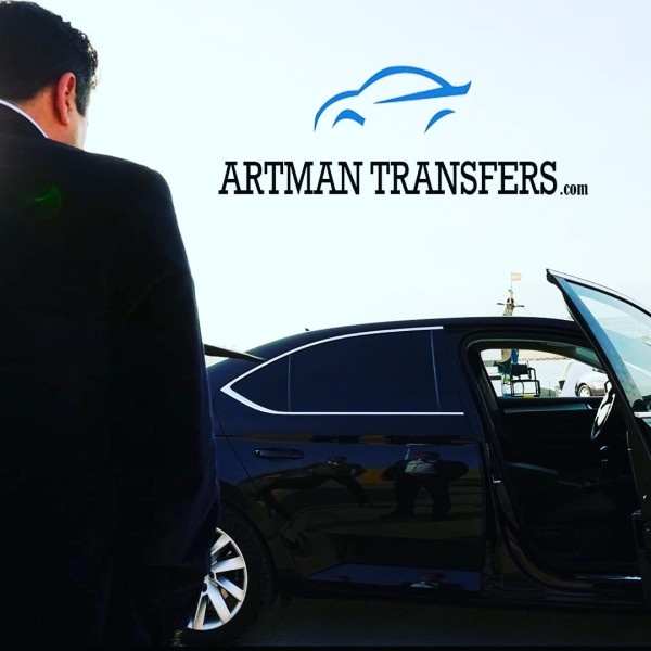 A picture of this transfer company's vehicle