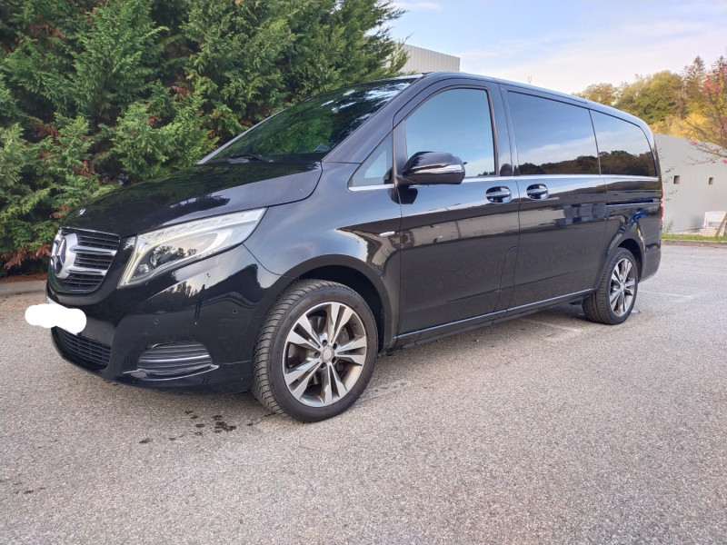 A picture of this transfer company's vehicle