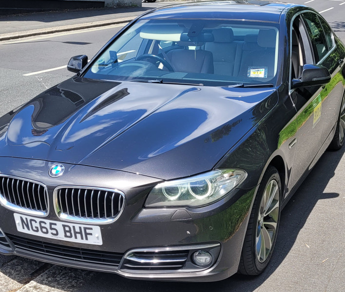 A picture of this transfer company's vehicle