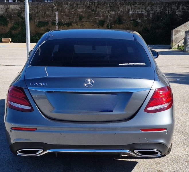 A picture of this transfer company's vehicle