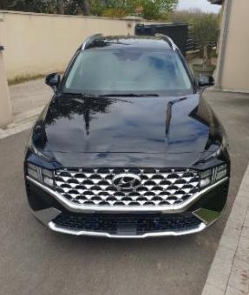 A picture of this transfer company's vehicle