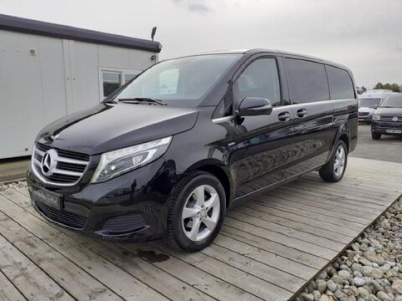 A picture of this transfer company's vehicle