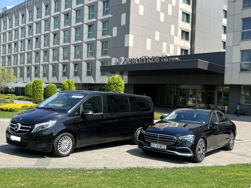 A picture of this transfer company's vehicle