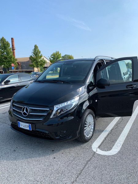 A picture of this transfer company's vehicle