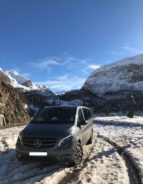 A picture of this transfer company's vehicle