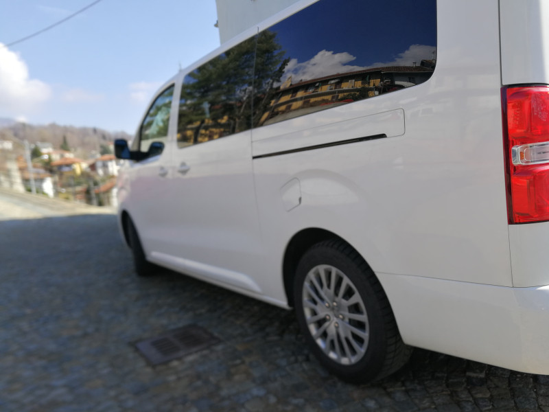 A picture of this transfer company's vehicle