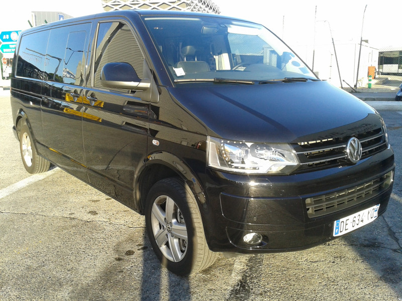 A picture of this transfer company's vehicle