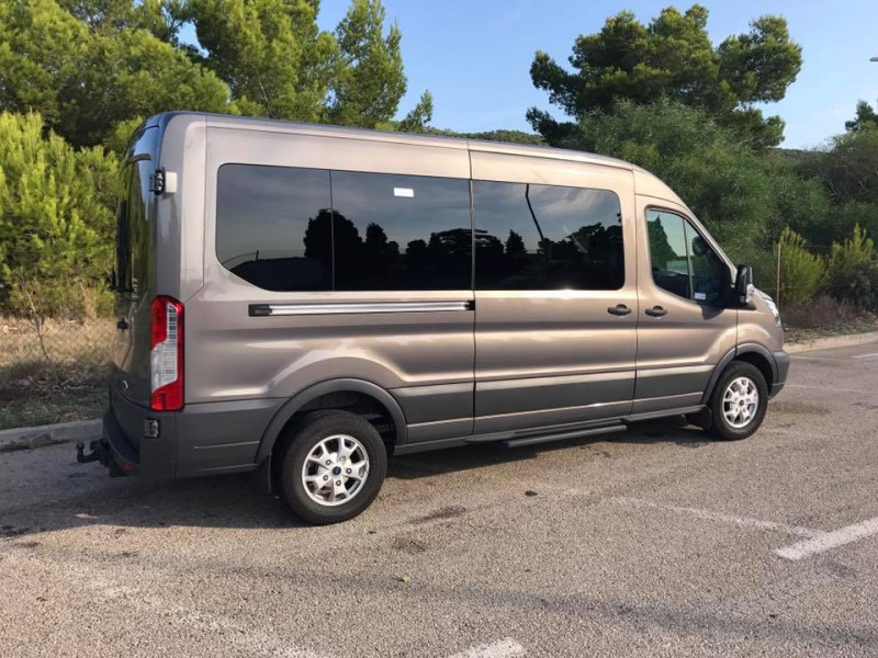 A picture of this transfer company's vehicle