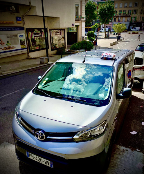 A picture of this transfer company's vehicle