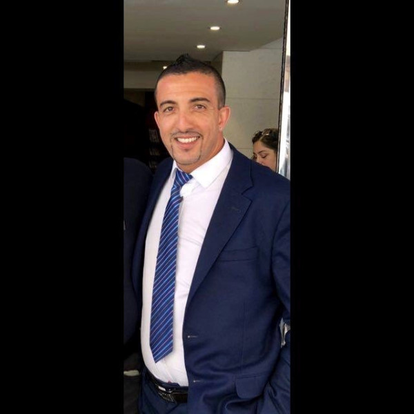 A picture of this transfer company's vehicle