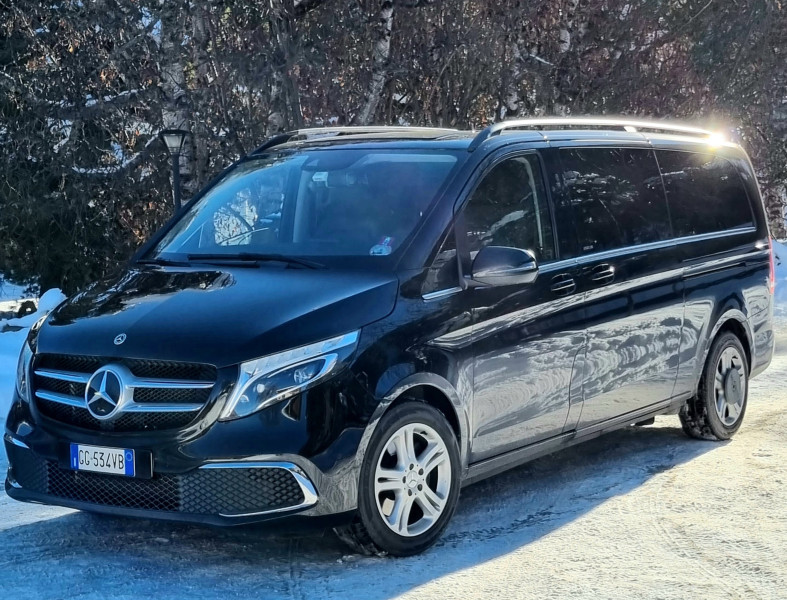 A picture of this transfer company's vehicle