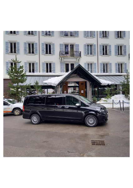 A picture of this transfer company's vehicle