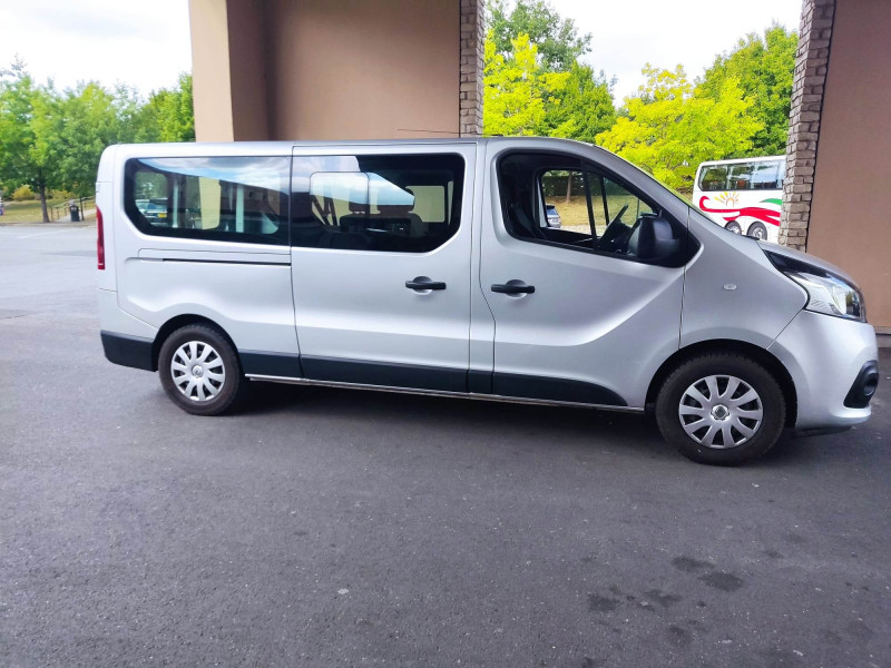 A picture of this transfer company's vehicle