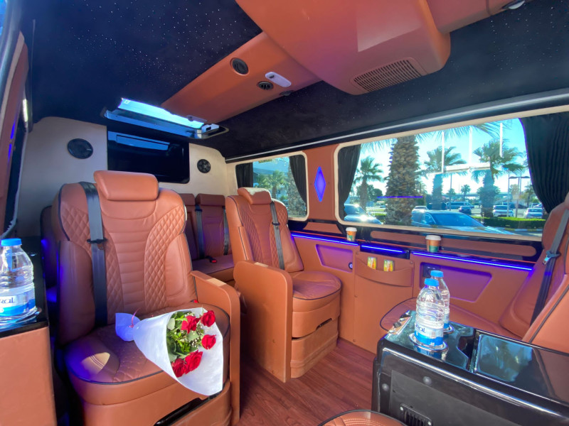 A picture of this transfer company's vehicle