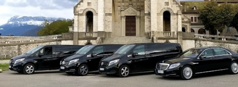 A picture of this transfer company's vehicle