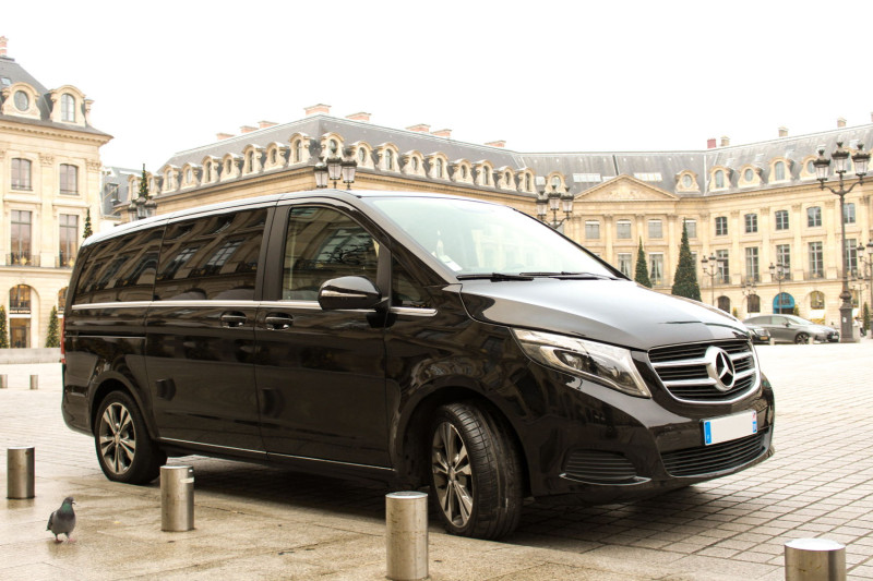 A picture of this transfer company's vehicle