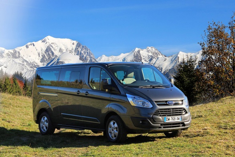 A picture of this transfer company's vehicle