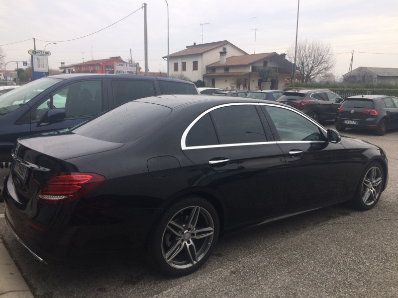 A picture of this transfer company's vehicle