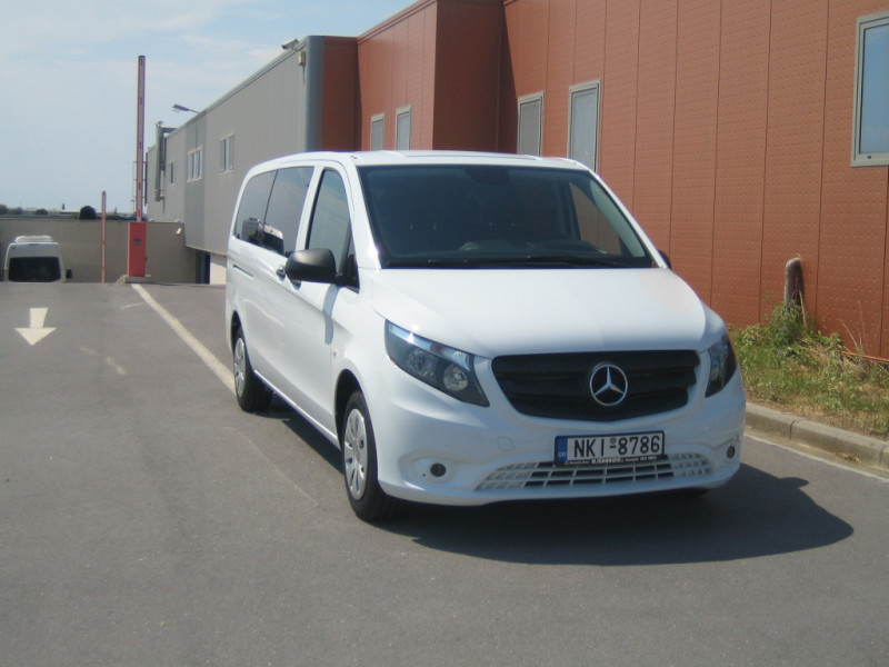 A picture of this transfer company's vehicle