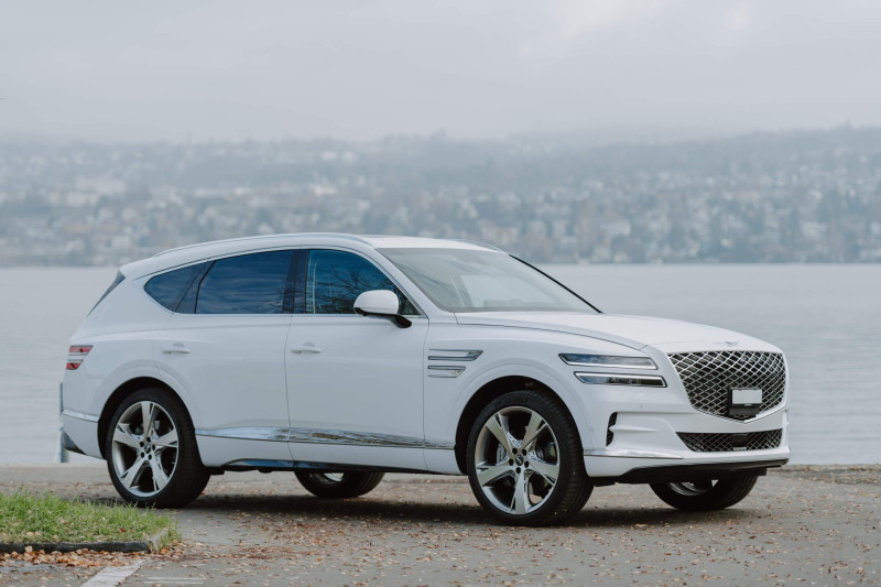 A picture of this transfer company's vehicle